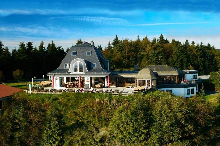 Pension voor 3 personen, with Terras and Tuin as well as Uitzicht in Sauerland