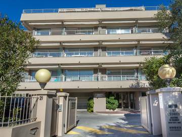 Gîte pour 3 personnes, avec balcon dans Vieux Port (Saint-Raphaël)