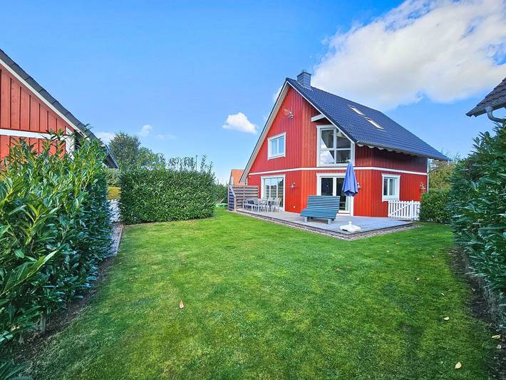Ferienhaus für 8 Personen, mit Terrasse und Garten sowie Sauna und Ausblick in Blekendorf