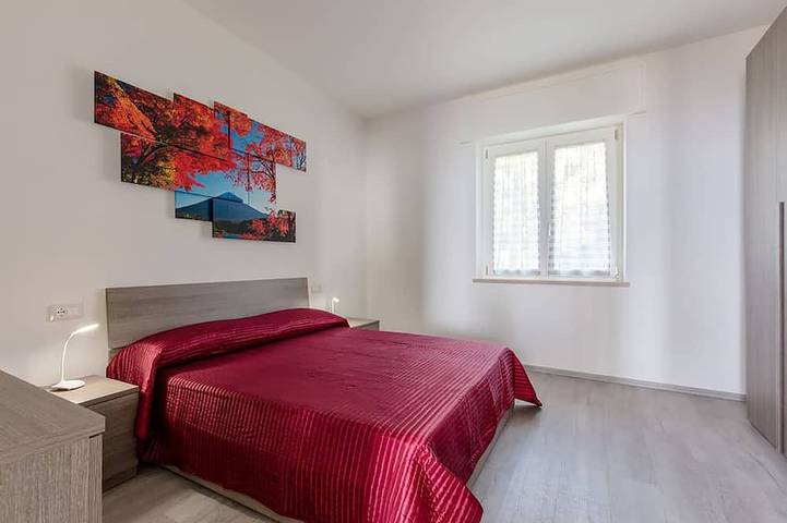 Ganze Wohnung, Kürzlich renovierte Wohnung, modern und elegant, mit Seeblick! in Torri del Benaco, Gardasee-Berge