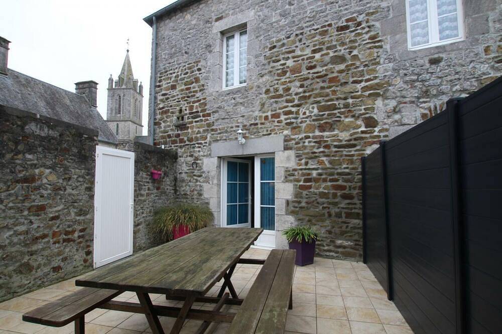 Casa acogedora cerca de la playa con terraza, barbacoa y Wifi. Ideal para familias. in Hauteville-sur-Mer, Coutances y alrededores