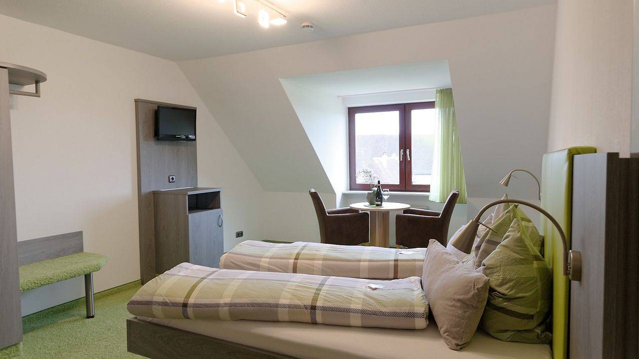 Doppelzimmer für 3 Personen in Hagnau in Hagnau am Bodensee, Region Bodensee-Oberschwaben