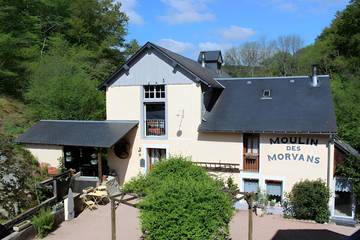 Chambre d’hôte pour 3 personnes, avec vue sur le lac et jardin dans Nièvre