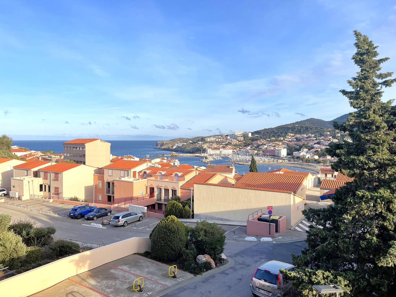 Ganze Wohnung, Charmante Wohnung, nah am Strand mit Terrasse und privatem Parkplatz, ideal für Familien in La Côte Vermeille, Banyuls-sur-Mer
