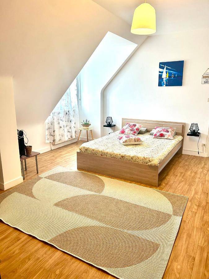 Gîte pour 2 personnes, avec Jardin et Vue à Cléguérec