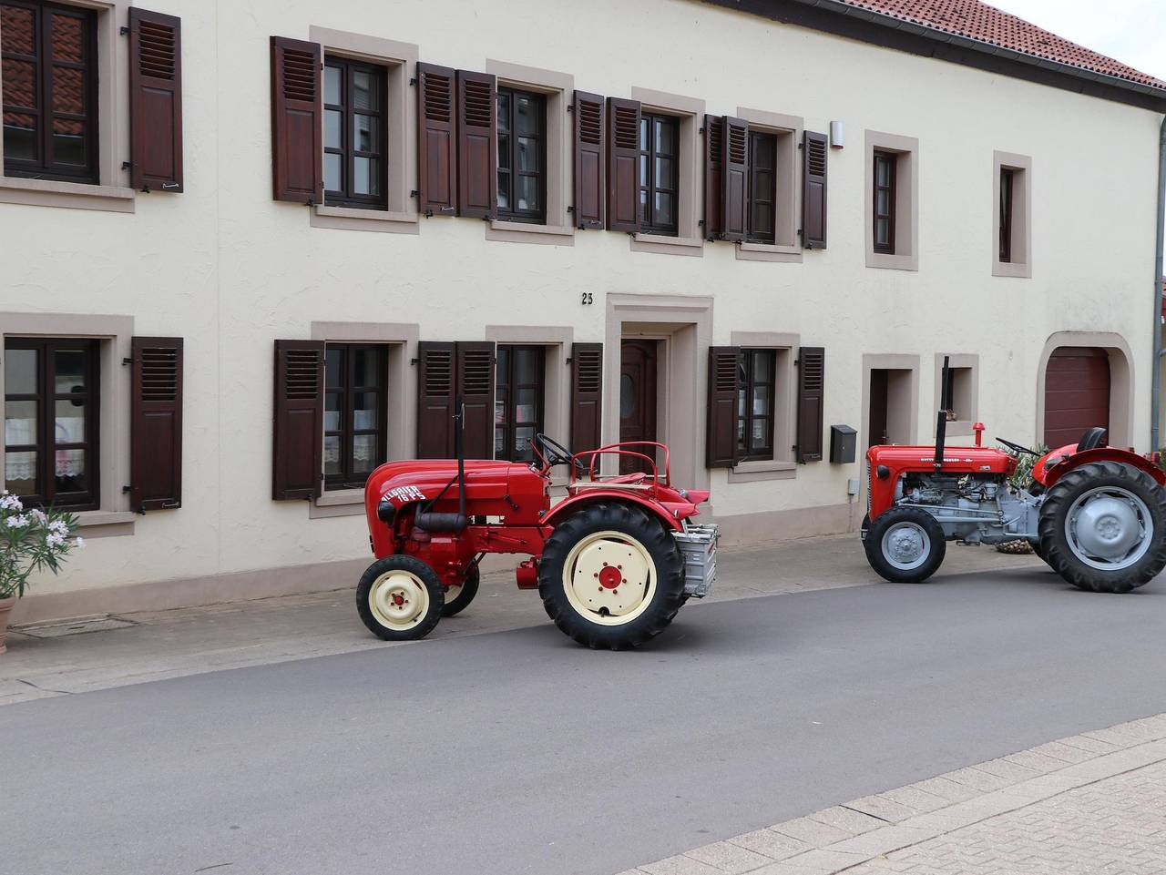 Ferienhaus zum roten Traktor - Ferienhaus, Dusche, Wc, 3 Schlafräume in Perl, Saar-Nahe-Bergland