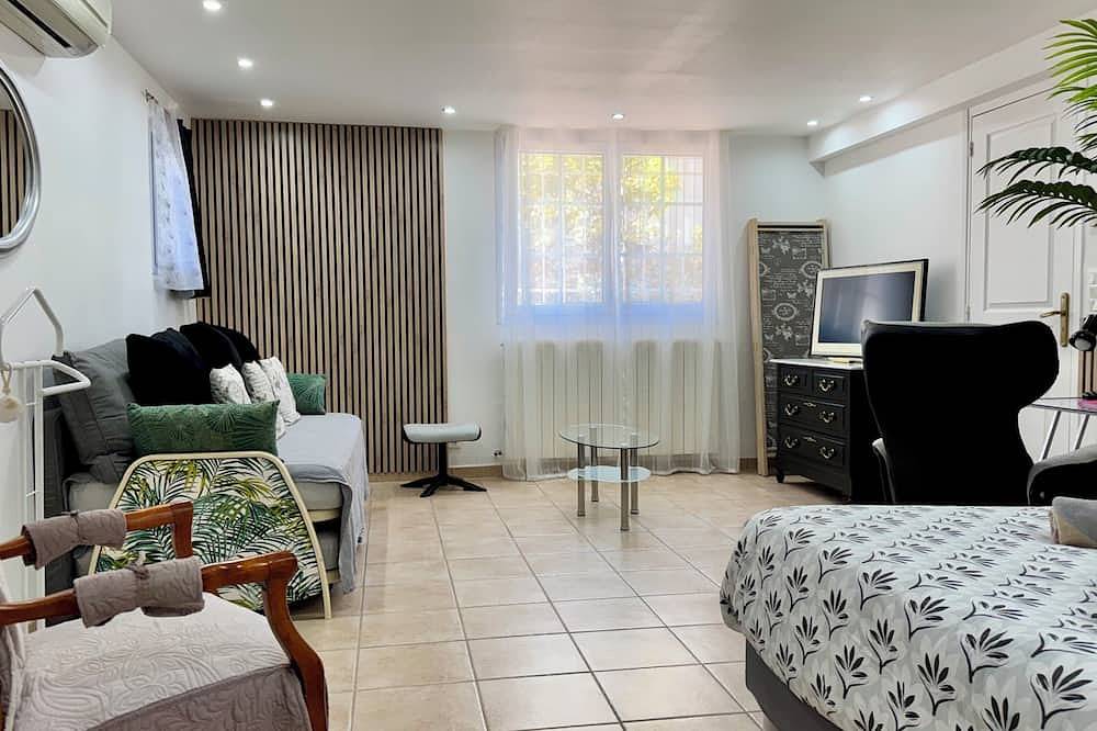 T2 45m2 with garden, Air conditioning, Parking, Quiet, Comfortable, Beach 800m in Saint-Raphaël, Mittelmeerküste (Frankreich)