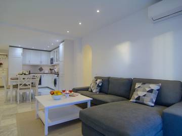 Vacation Apartment for 6 Guests in Playa San Francisco, Fuengirola, Picture 2