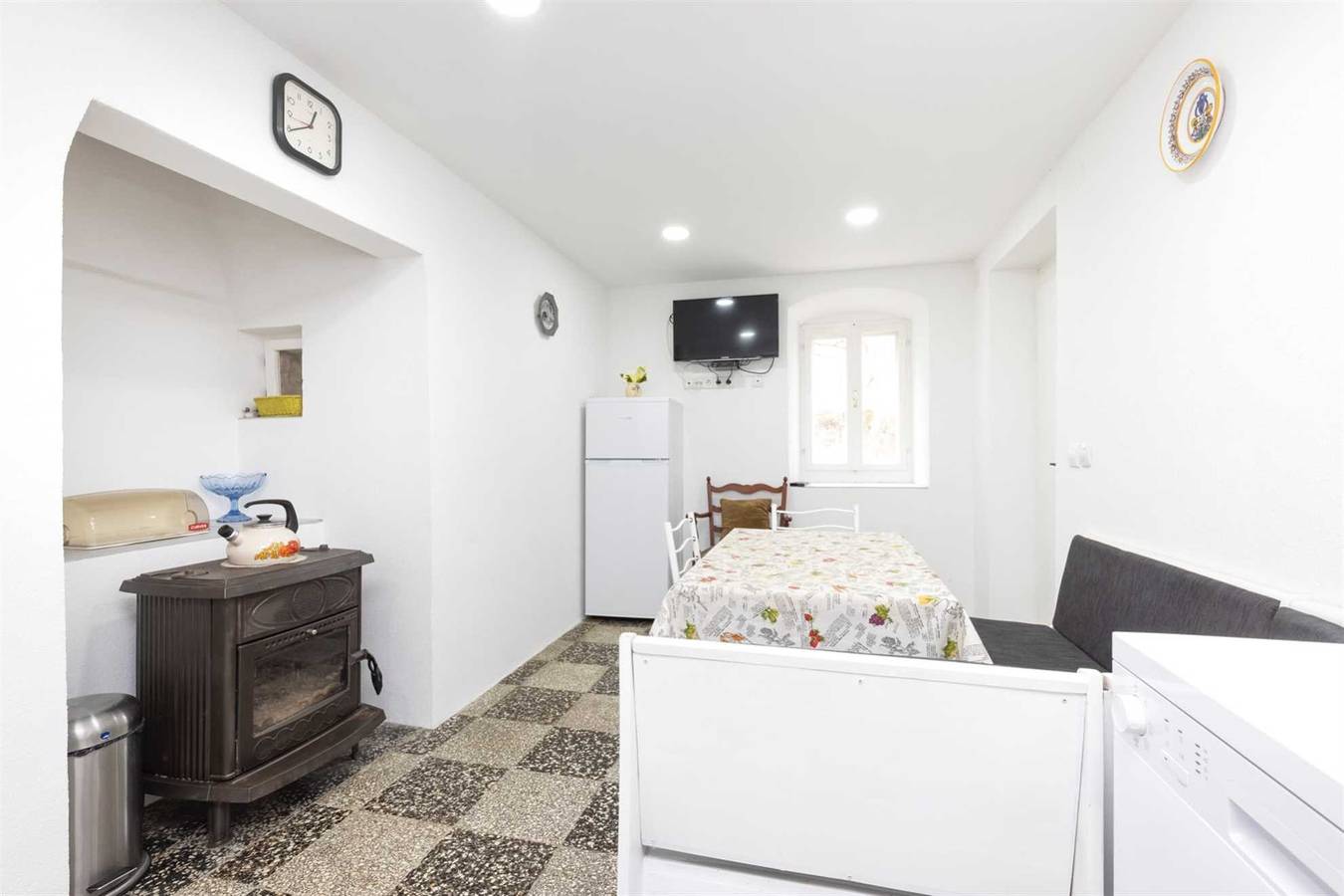 Ganze Wohnung, Charmantes Haus mit 3 Schlafzimmern, haustierfreundlich, 2 Bäder in Veli Losinj, Lošinj
