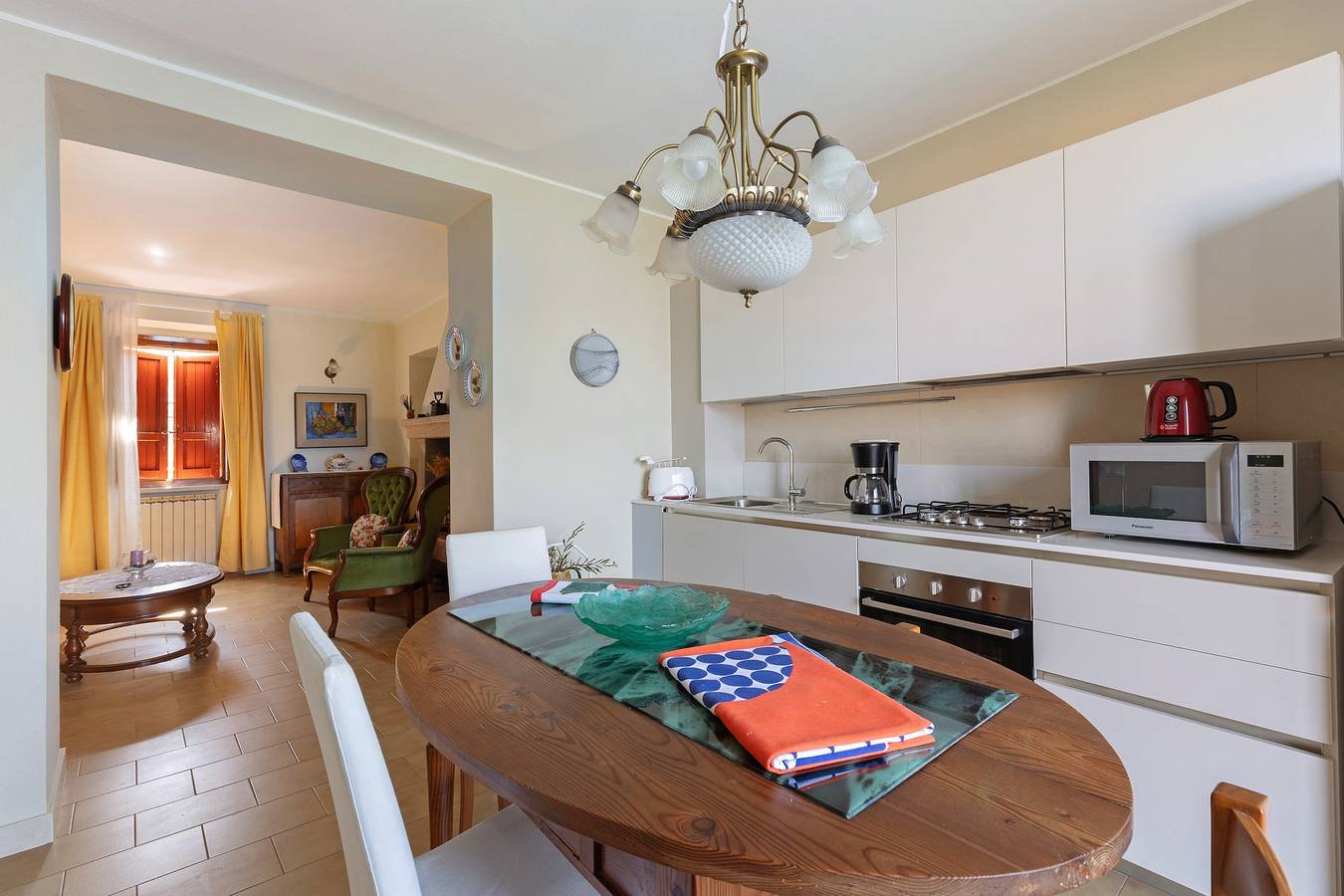 Ganze Wohnung, Ferienwohnung 'Corbei' mit Seeblick, gemeinsamer Terrasse und Wlan in Torri del Benaco, Gardasee-Berge
