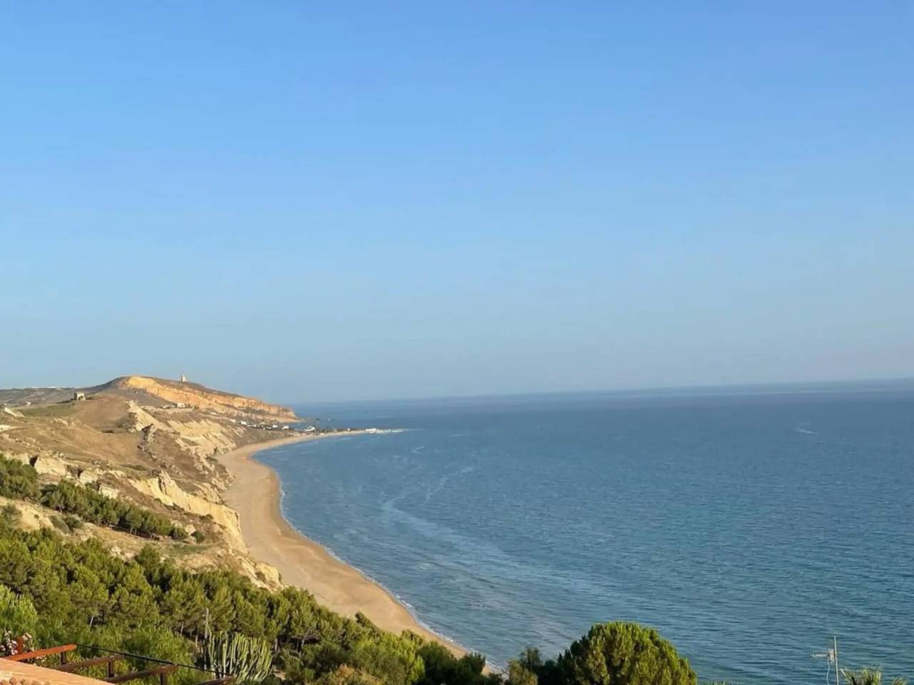 Ganze Wohnung, Zimmer 'Vista Montagna 1' mit gemeinsamer Terrasse, Wlan und Klimaanlage in Siculiana, Agrigento Provinz