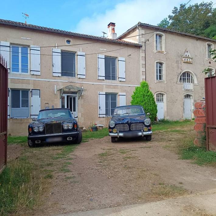 Location de vacances pour 2 personnes, avec piscine ainsi que jardin et vue à Le Vigeant - 2