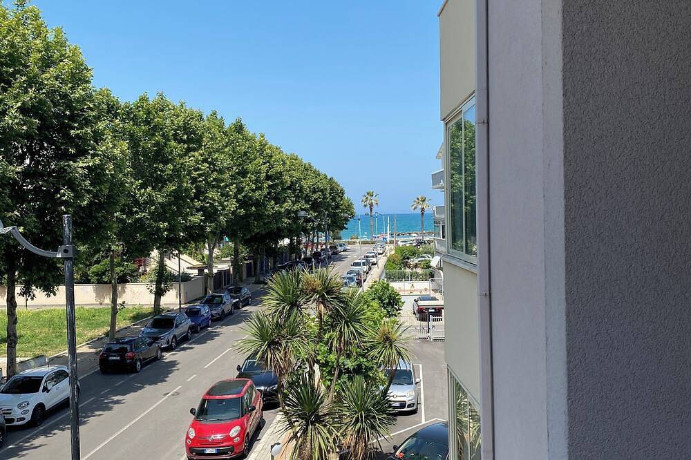 Entire apartment, Studio apartment 50 meters from the sea in Montesilvano Marina, Montesilvano
