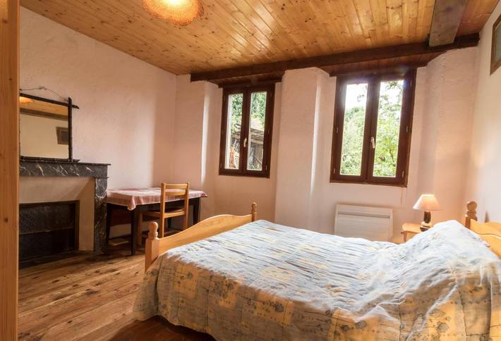 Gîte pour 10 personnes, avec terrasse et jardin, animaux acceptés à Garin - 4