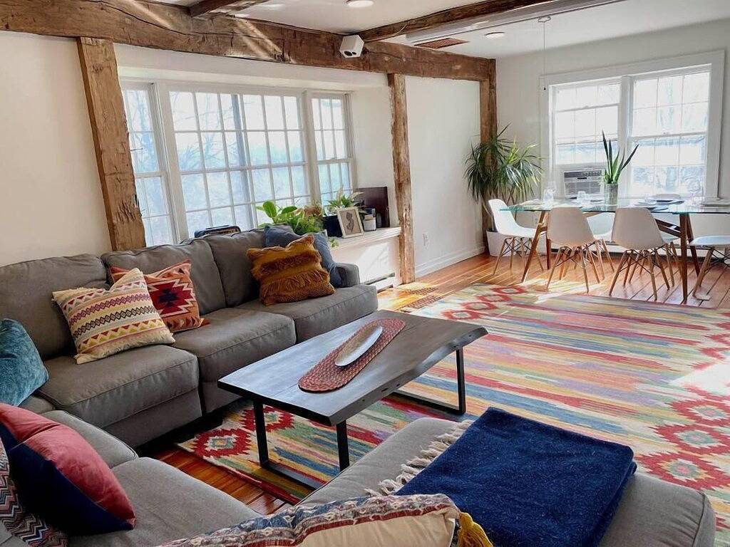 Modern carriage house, renovated w beautiful views in Raritan Township, Hunterdon County