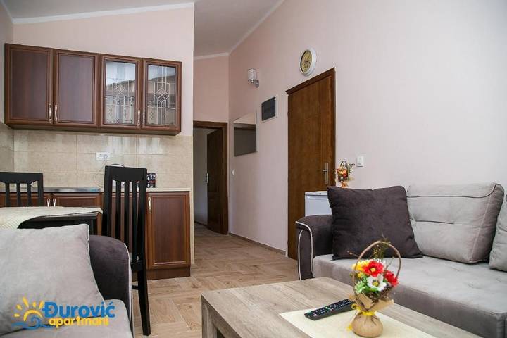 Gîte pour 4 personnes, avec piscine et balcon/terrasse au Monténégro - 2