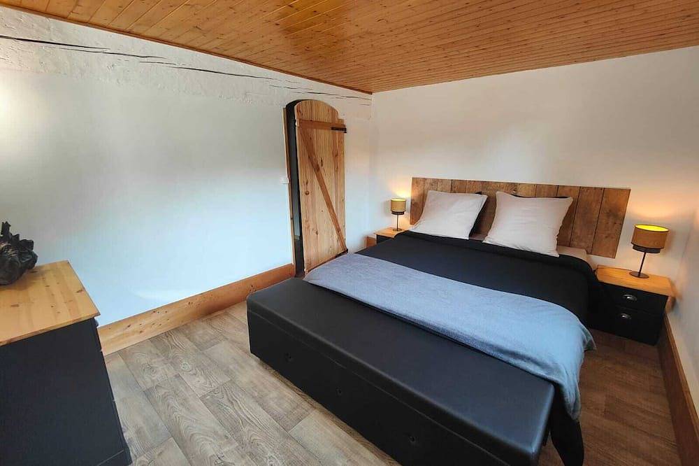 Villa Garona with pool between Toulouse and Pyrenees mountains in Cazères, Alto Garona