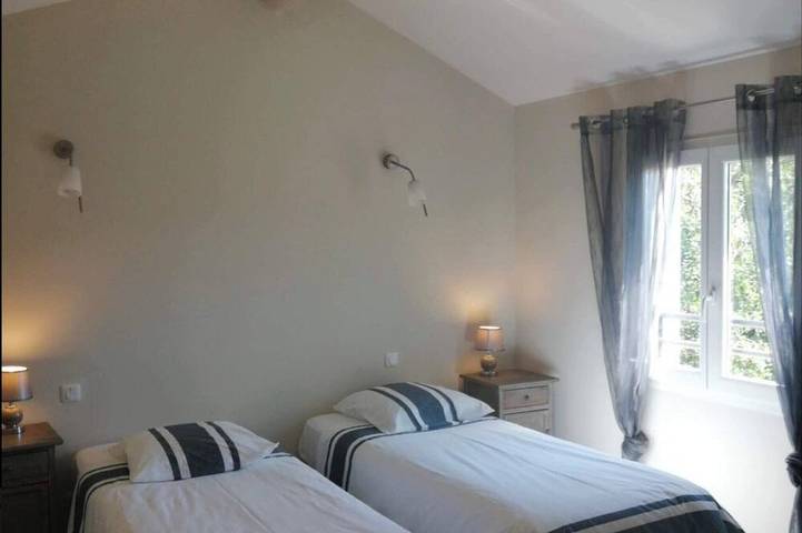 Gîte pour 5 personnes, avec piscine et jardin à Vogüé - 2