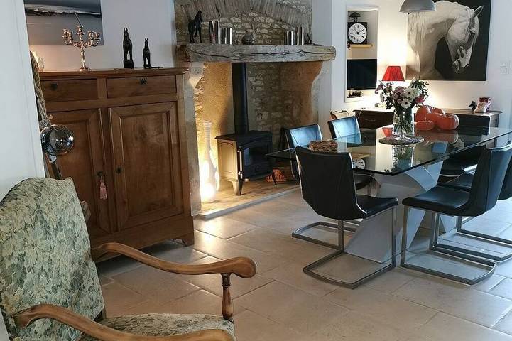 Location de vacances pour 5 personnes, avec jacuzzi et jardin dans Frozes