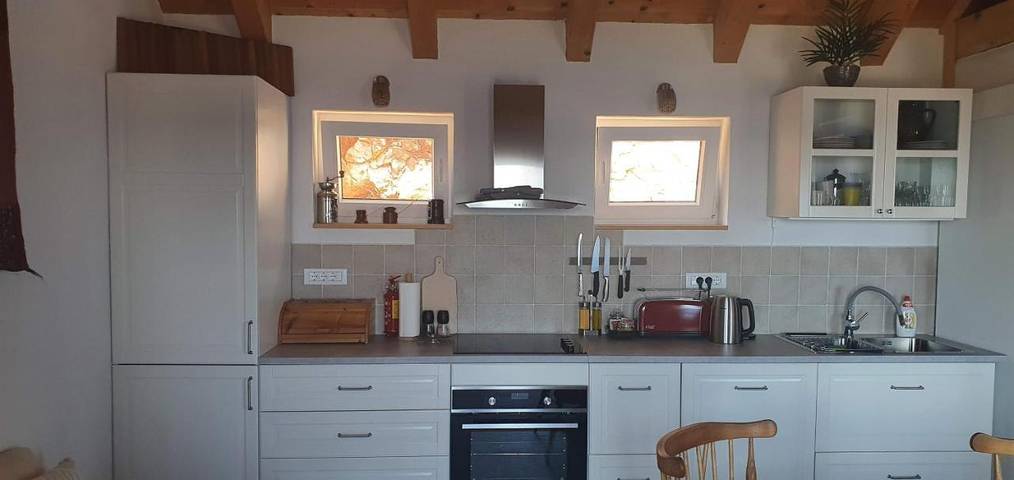 Location de vacances pour 3 personnes, avec jardin ainsi que piscine et vue, animaux acceptés dans Hvar - 2