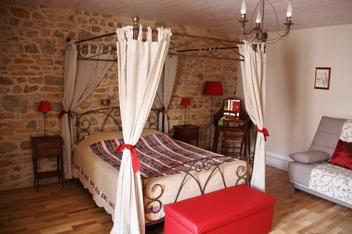 La Grange de La Ferdière - Chambre "Saint-Amour" in Brandon, Région de Mâcon