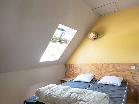 Flower Camping Lac du Causse - Gîte 4 personnes - 32m² (1 chambre) + terrasse ouverte in Lissac-sur-Couze, Brive-la-Gaillarde region