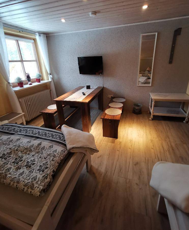 Hotel Hüttendorf 49 gradnord - Fünfbettzimmer in Regenhütte, Bayerisch Eisenstein