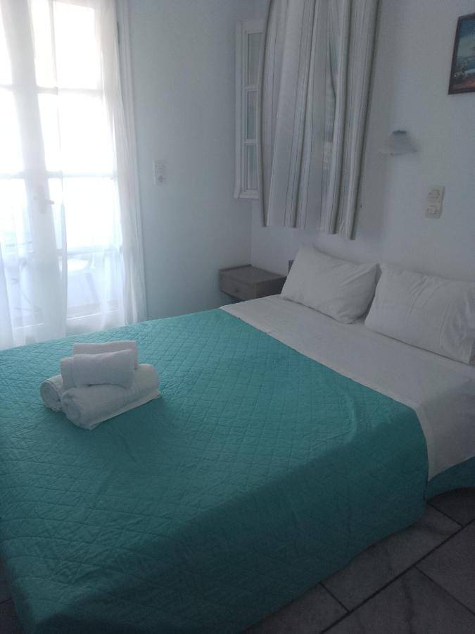 Location de vacances pour 2 personnes, avec vue ainsi que balcon et jardin, adapté aux familles dans Agia Anna - 2