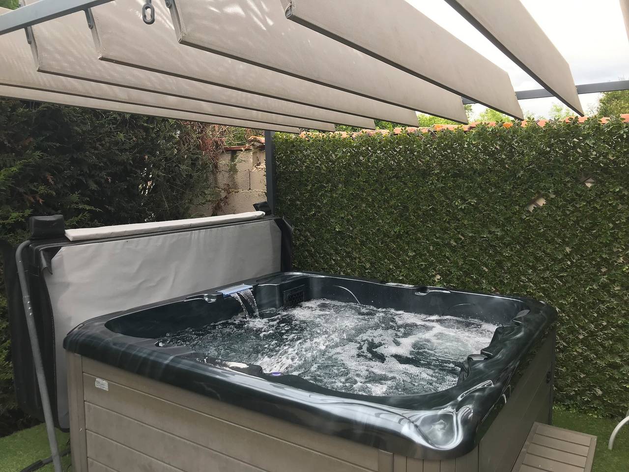 Maison 'Les Colibris 3 - Spa - 6 Personen' mit Privatterrasse, Wlan und Klimaanlage in Saint-Gervazy, Zentralmassiv