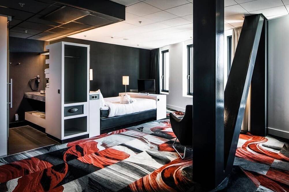 Comfortable Suite Near Leiden Canals with Indoor Pool Access in Leiden, North Sea Netherlands