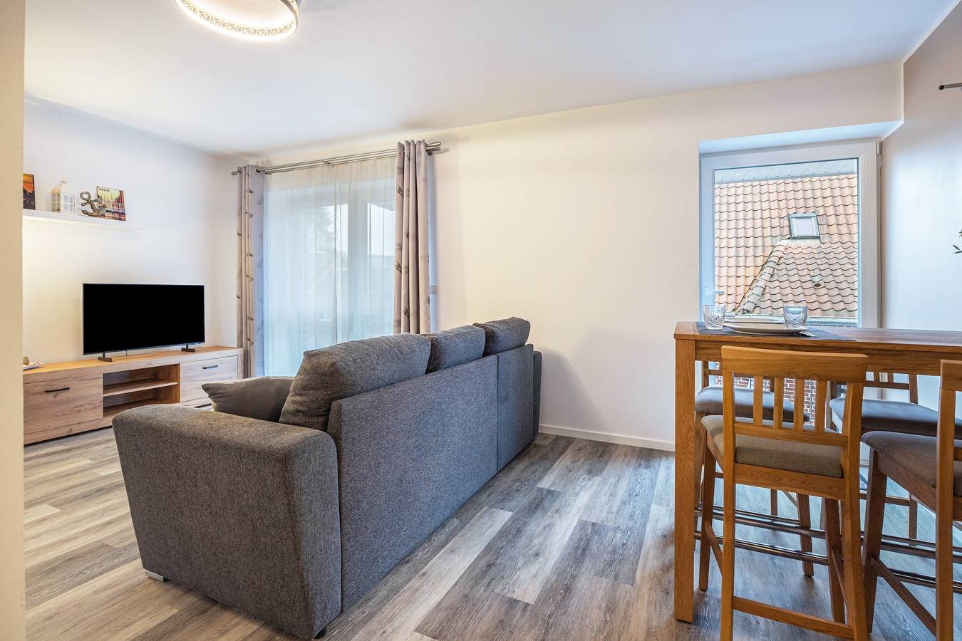 Ganze Wohnung, Ferienwohnung 'Neu Wulmstorf' mit Balkon in Neu Wulmstorf, Landkreis Harburg