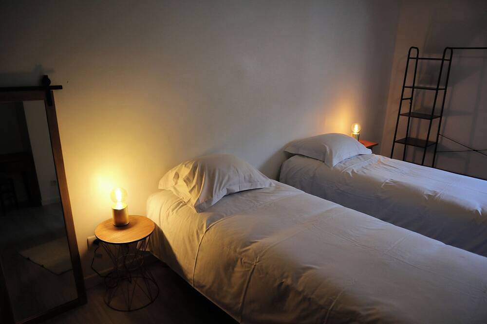 Gîte Clusel-Roch, 6 pers, in the heart of Côte-Rôtie. in Ampuis, Parque Natural Regional de Pilat