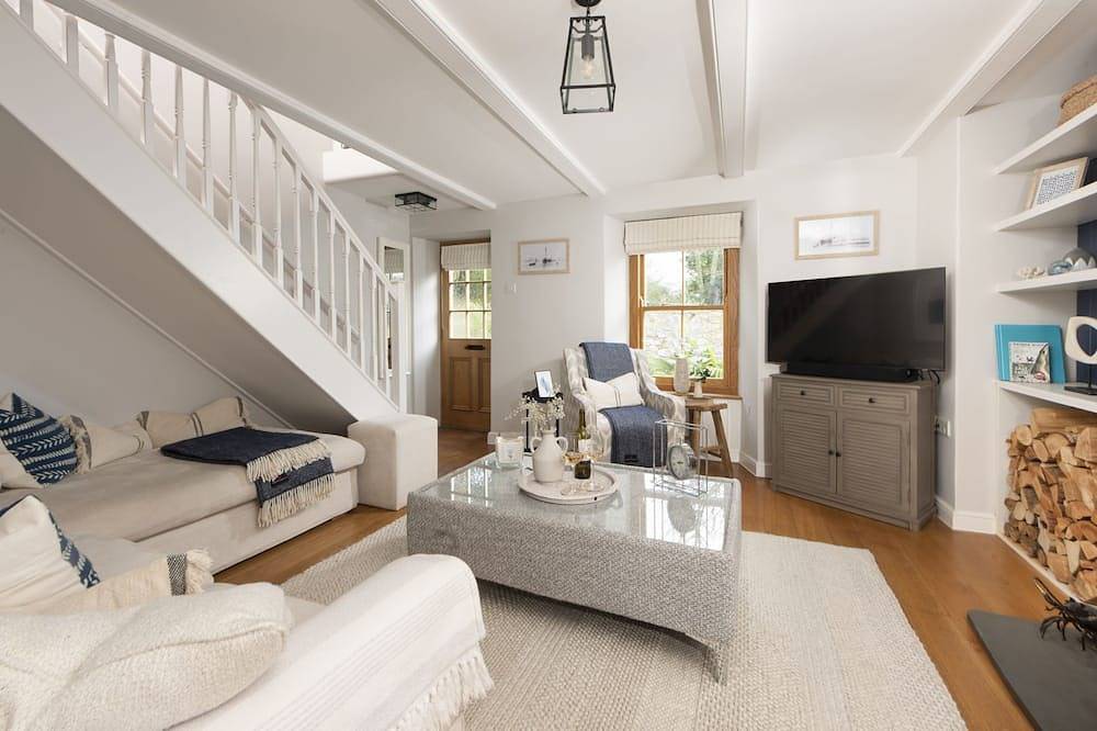 1 The Cottages - Family friendly, Parking, Woodburner in Penzance, Cornwall