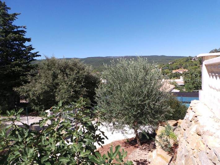 Gîte pour 4 personnes, avec piscine ainsi que vue et jardin à Garéoult - 3