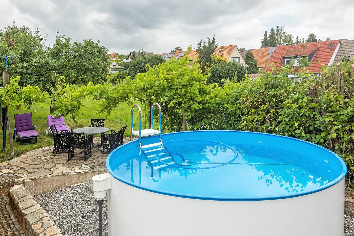 Appartement entier, Appartement 'Ruhepol, 75qm' avec piscine partagée, jardin partagé et Wi-Fi in Vellmar, Hessisches Bergland