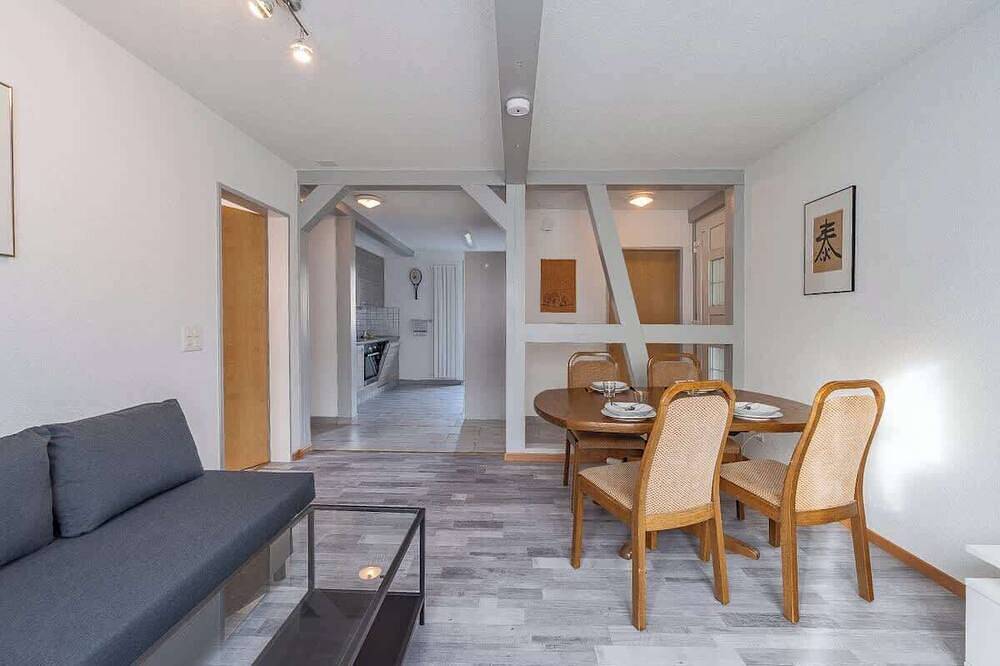 Ganze Wohnung, Spiez Center Apt: Free Parking, Near Interlaken in Spiez, Thunersee
