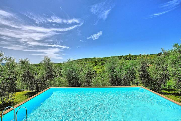 Location de vacances pour 12 personnes, avec balcon et piscine à Arezzo - 2