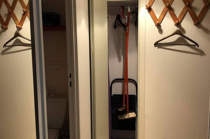 Entire apartment, T1 33m very bright, elevator, balcony, private parking, close to shops in Bagnoles-de-l'Orne, Parc naturel régional Normandie-Maine