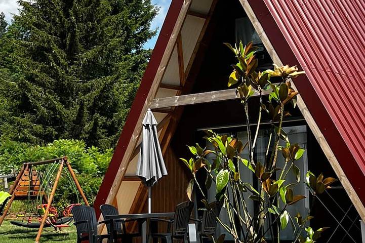 Location de vacances pour 4 personnes, avec Jacuzzi ainsi que Jardin et Piscine à Loray