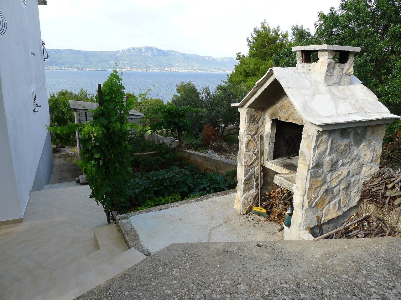 Ganze Wohnung, 4-Zimmer-Ferienwohnung mit Balkon und Meerblick Slatine, Ciovo A-15504-a in Slatine, Ciovo