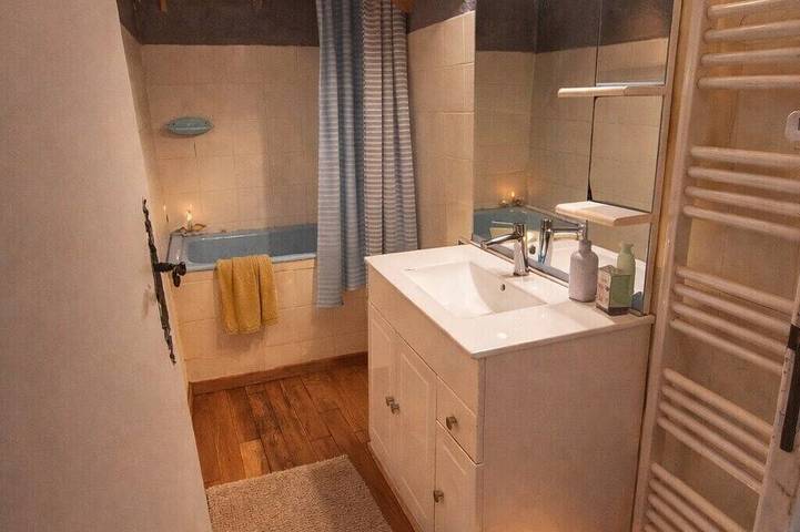 Cozy House in the Center of the Village with a Fireplace in Gréolières, Cannes region