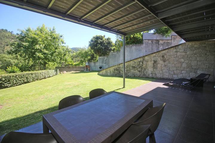 Apartamento de férias para 4 pessoas, com Varanda e Terraço e ainda Jardim and Vista para o lago no Parque Nacional da Peneda-Gerês