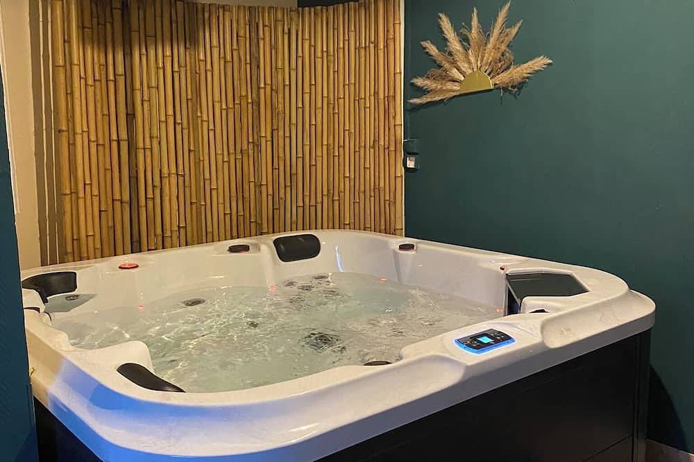 Nosy Komba - Oasis de détente avec spa, vidéo projecteur dans la jungle malgache in Carvin, Région de Lens