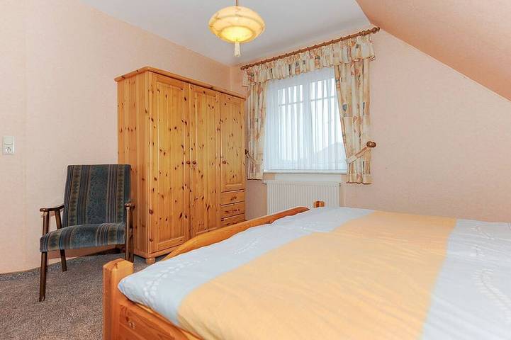 Ferienwohnung für 5 Personen, mit Garten und Terrasse in Dunum - 4