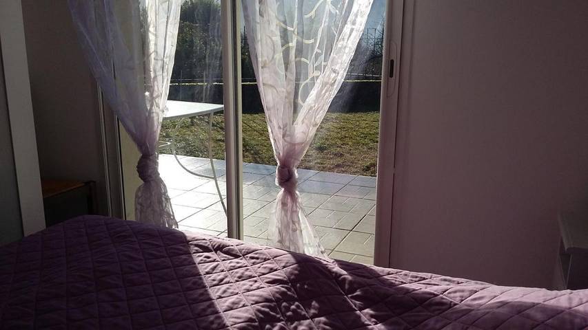 Gîte pour 2 personnes, avec vue et terrasse à Saint-Ismier - 2