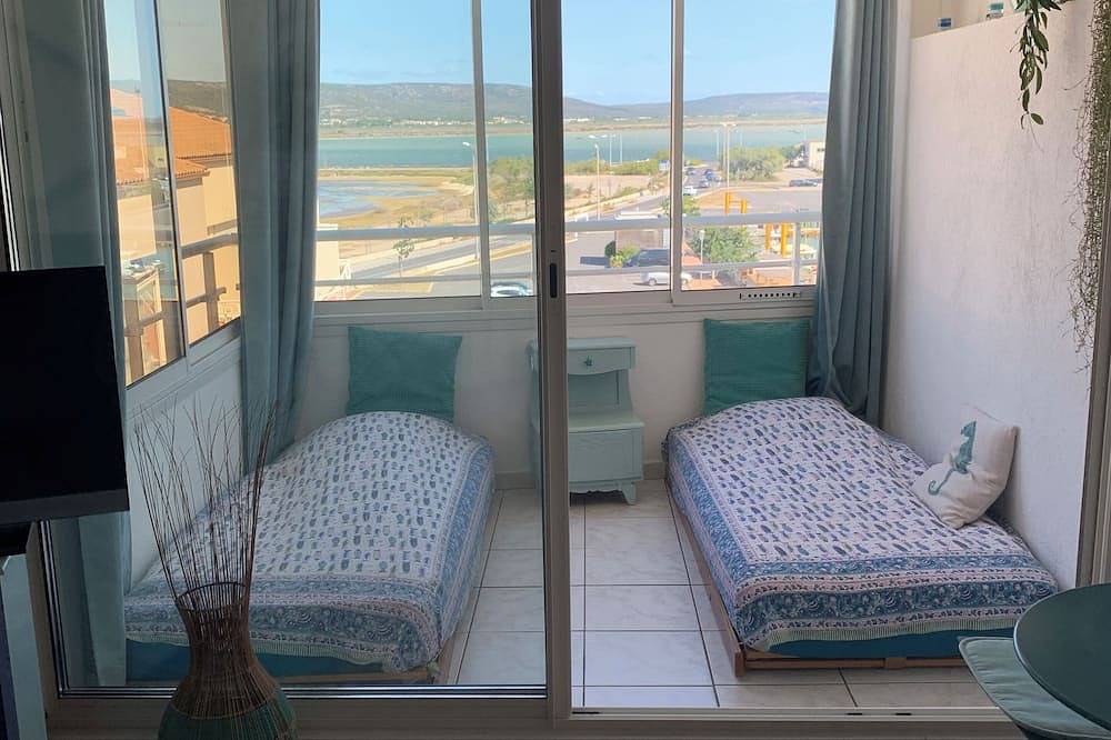 Geheel appartement, 5 mns walk from the beach with beautiful view of the port and ponds in Frontignan, Côte d'Améthyste