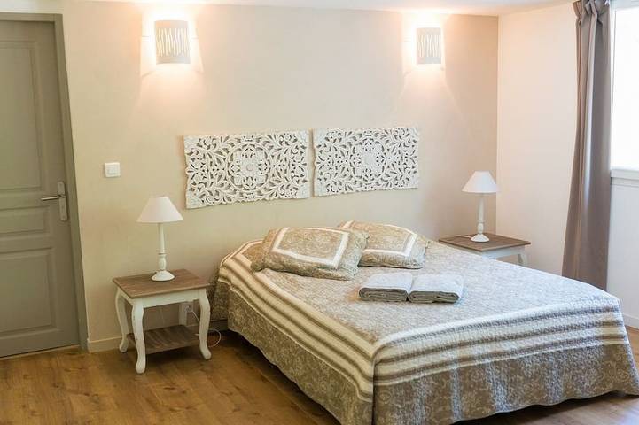 Location de vacances pour 8 personnes, avec jardin à Langlade - 4