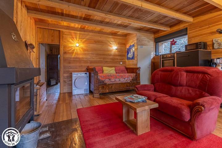 Gîte pour 2 personnes, avec jardin et terrasse, animaux acceptés à Orcival (Puy-de-Dôme) - 4