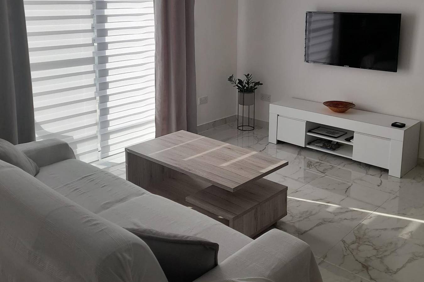 Ganze Ferienwohnung, Ferienwohnung für 2 Personen mit Balkon in Qawra, St. Paul's Bay