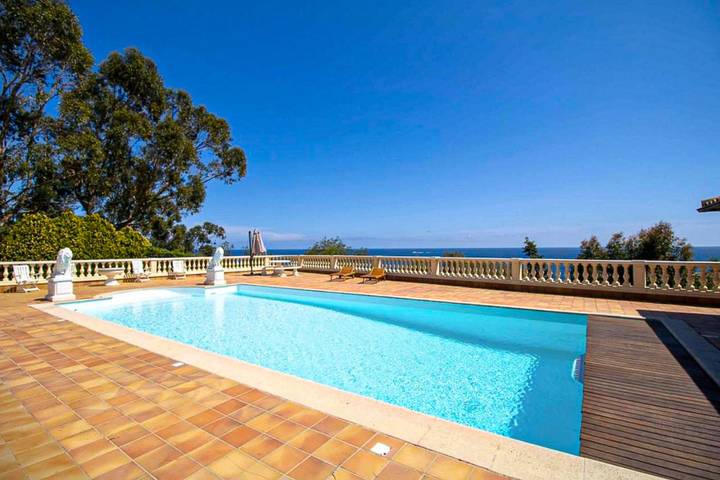 Villa für 10 Personen, mit Balkon und Terrasse sowie Garten und Pool